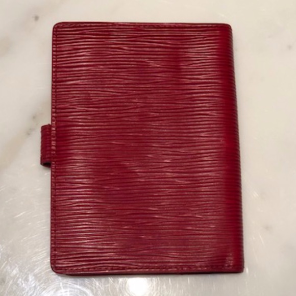 Louis Vuitton Small Agenda in Red Epi Leather - Picture 2 of 5